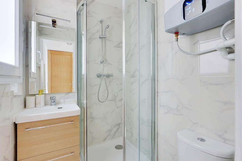 Appartement Suite Aux Portes De Paris Clichy Exterior foto